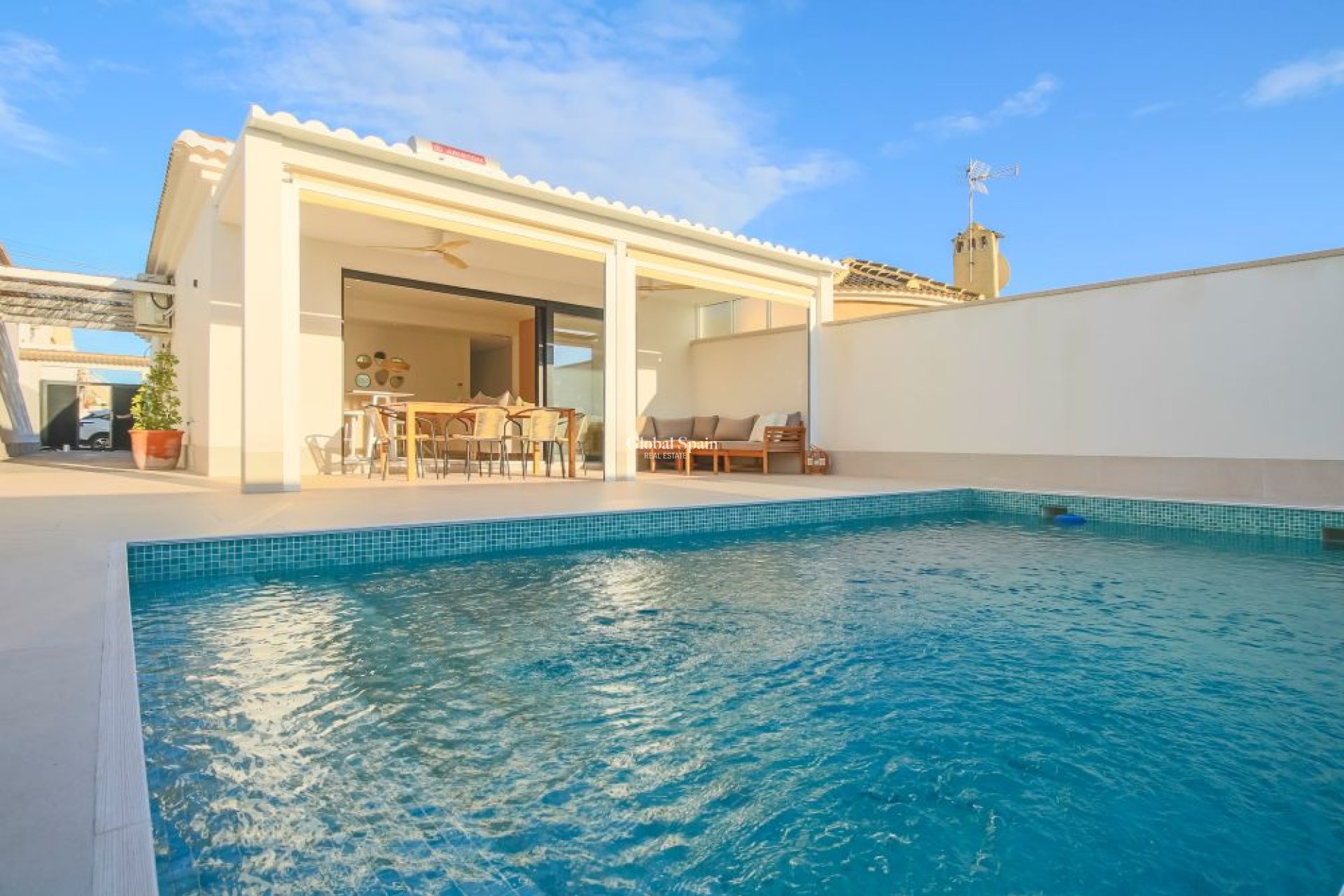 Wiederverkauf - VILLA -
TORREVIEJA - Costa Blanca