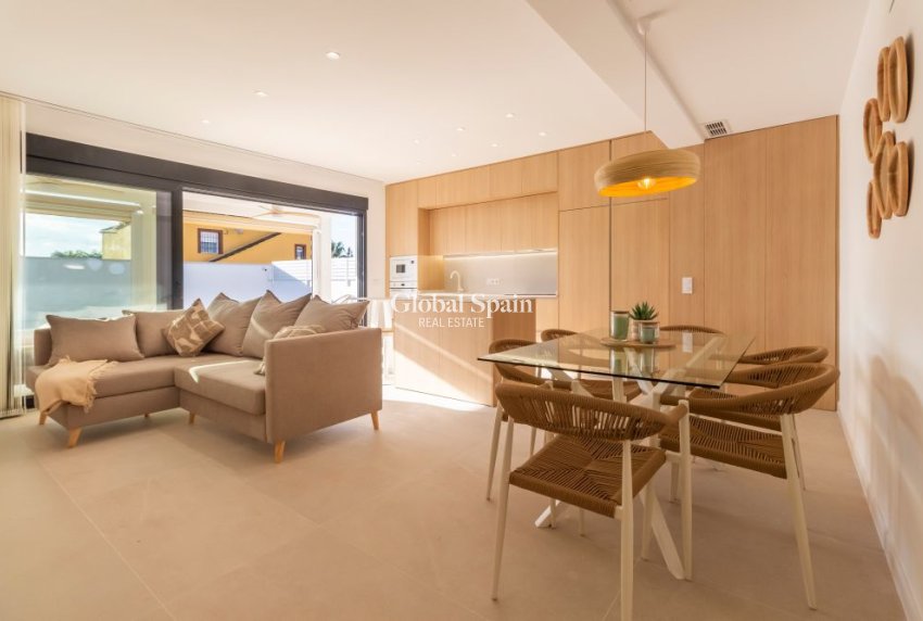 Wiederverkauf - VILLA -
TORREVIEJA - Costa Blanca