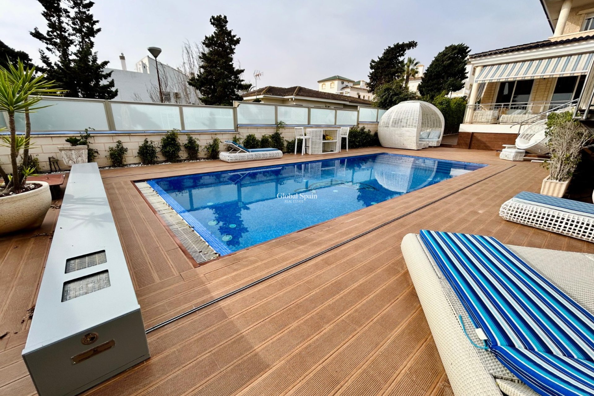 Wiederverkauf - VILLA -
TORREVIEJA - Costa Blanca