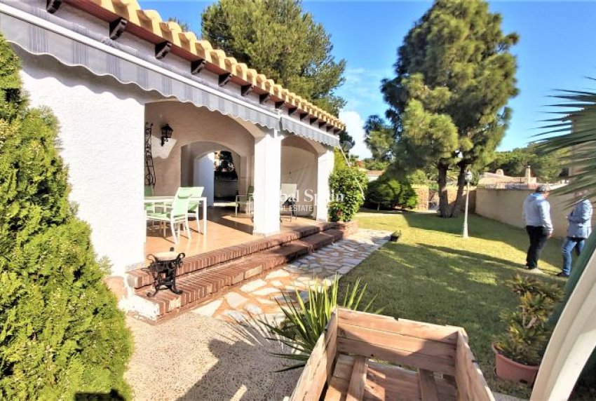 Wiederverkauf - VILLA -
TORREVIEJA - Costa Blanca