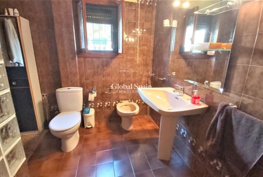 Wiederverkauf - VILLA -
TORREVIEJA - Costa Blanca