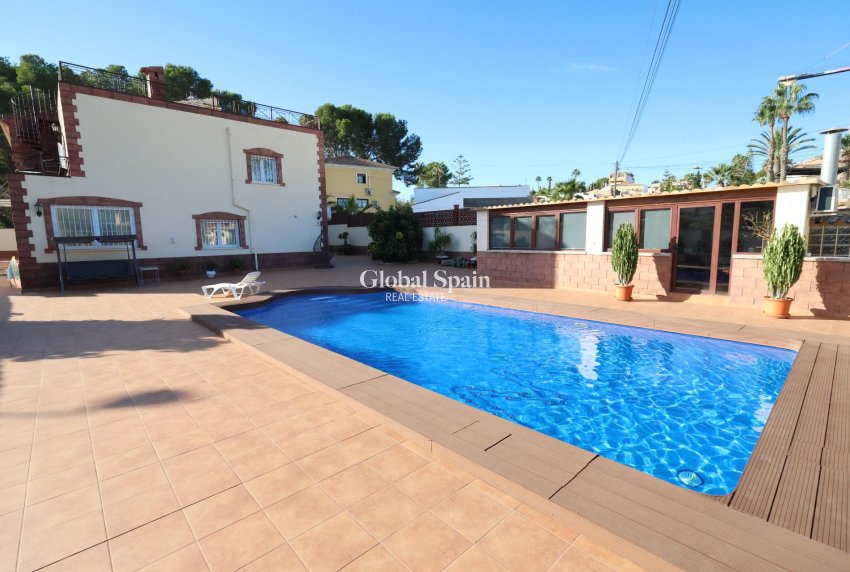 Wiederverkauf - VILLA -
TORREVIEJA - Costa Blanca