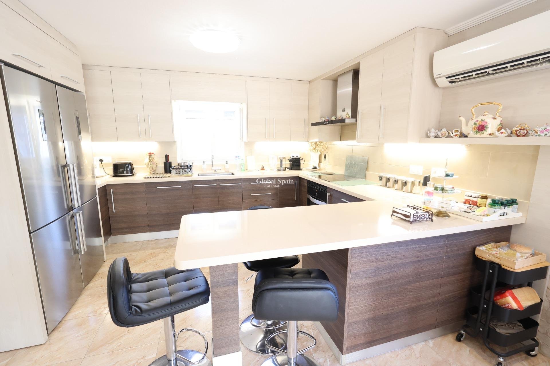 Wiederverkauf - VILLA -
TORREVIEJA - Costa Blanca