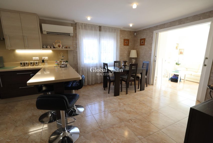 Wiederverkauf - VILLA -
TORREVIEJA - Costa Blanca