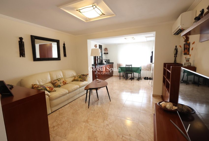 Wiederverkauf - VILLA -
TORREVIEJA - Costa Blanca