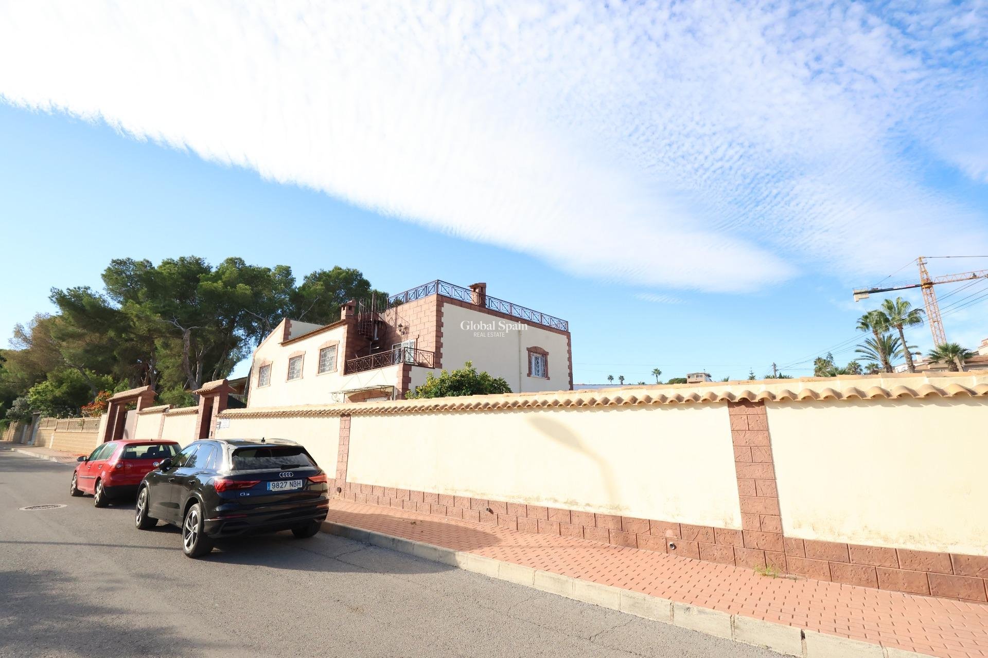 Wiederverkauf - VILLA -
TORREVIEJA - Costa Blanca