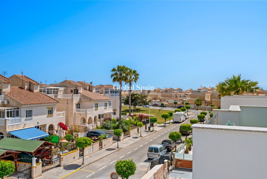 Wiederverkauf - VILLA -
TORREVIEJA - Costa Blanca