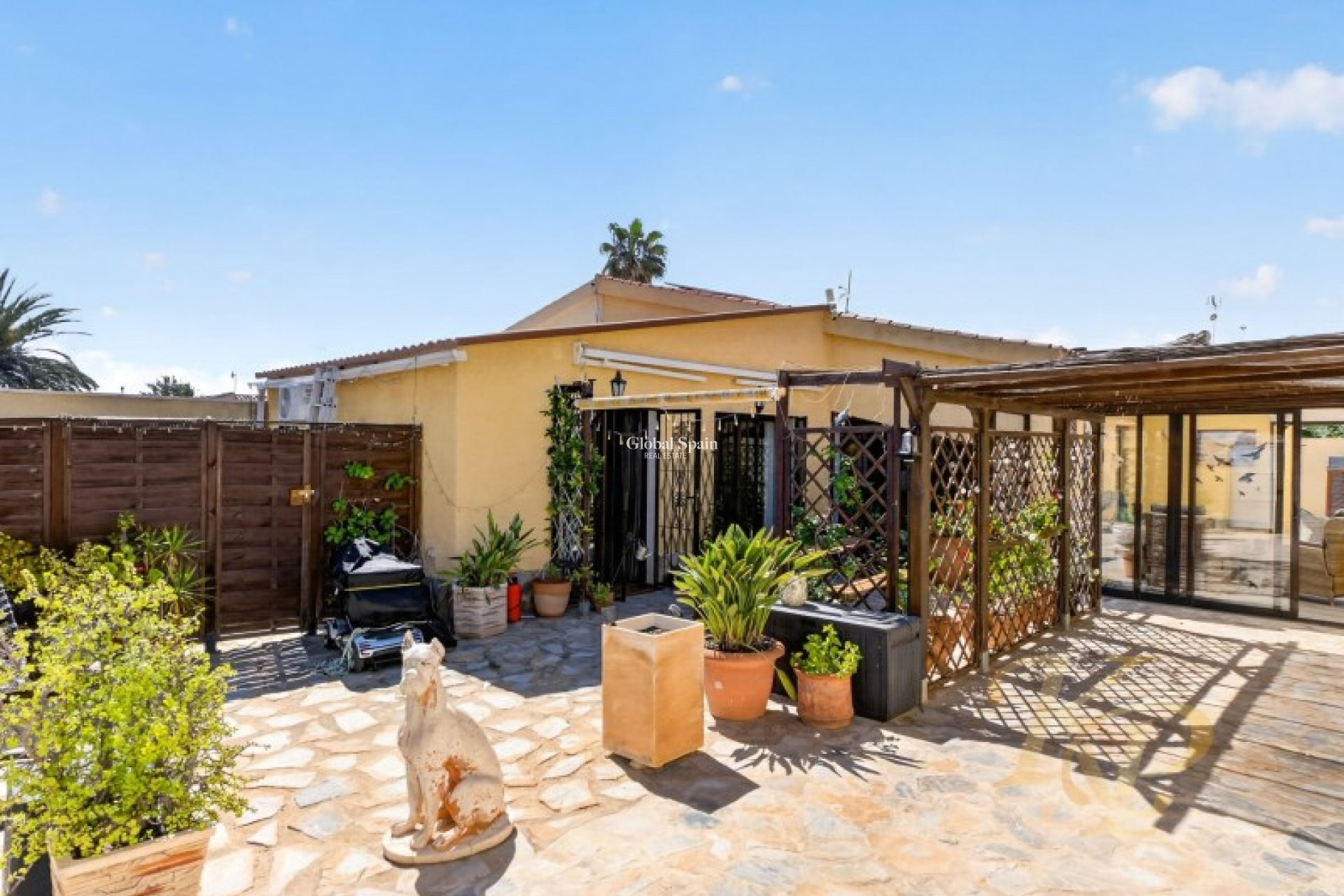 Wiederverkauf - VILLA -
TORREVIEJA - Costa Blanca