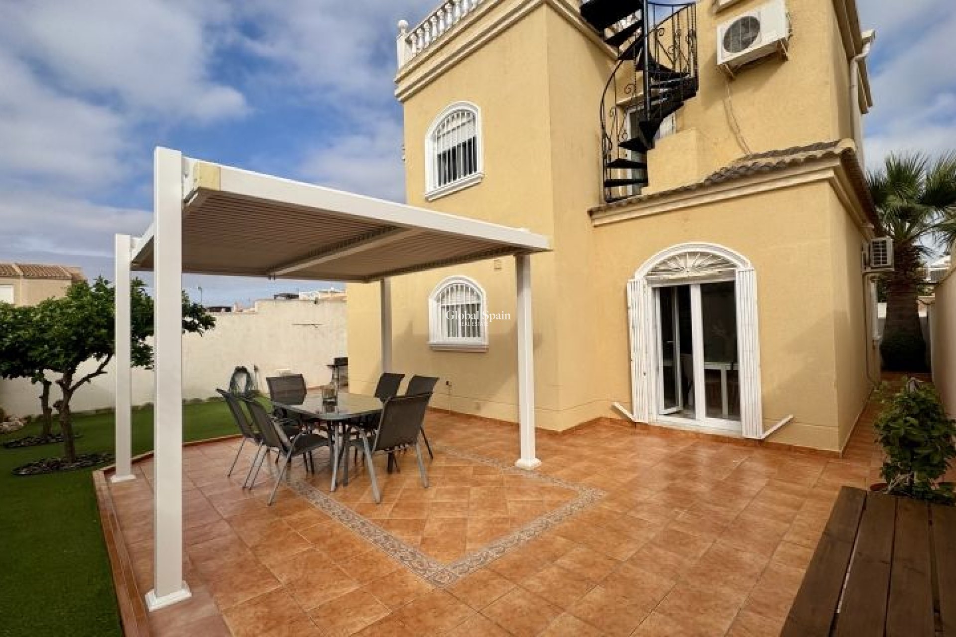 Wiederverkauf - VILLA -
TORREVIEJA - Costa Blanca