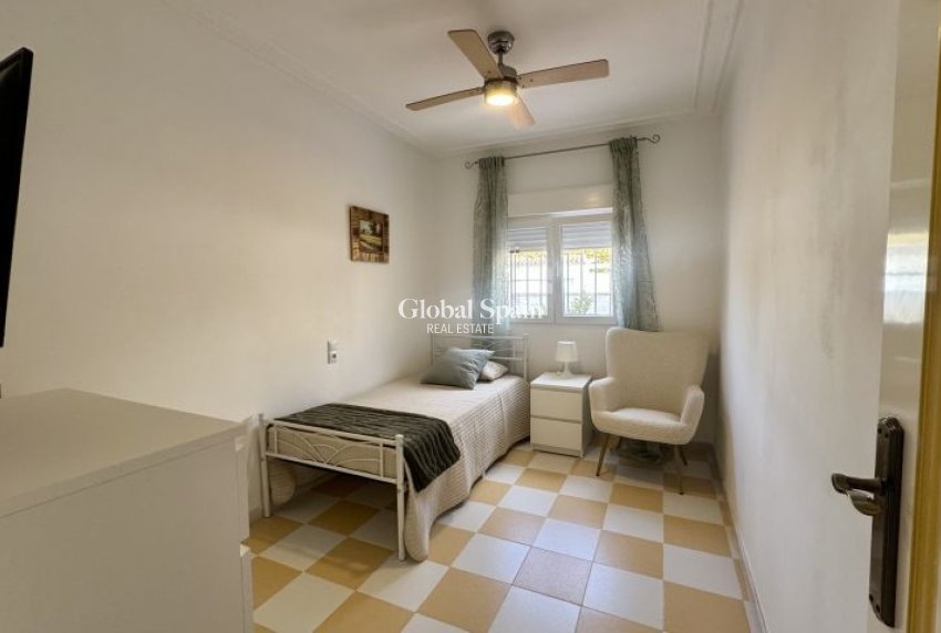 Wiederverkauf - VILLA -
TORREVIEJA - Costa Blanca