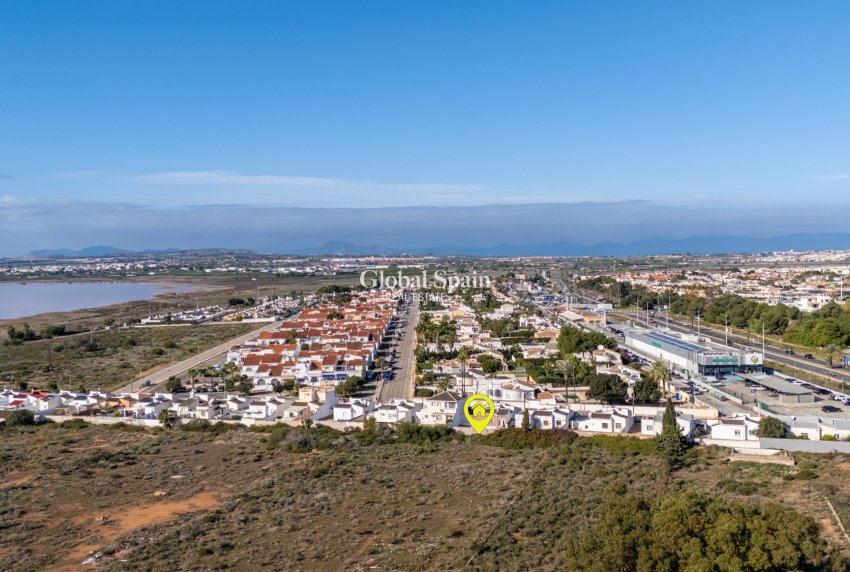Wiederverkauf - VILLA -
TORREVIEJA - Costa Blanca