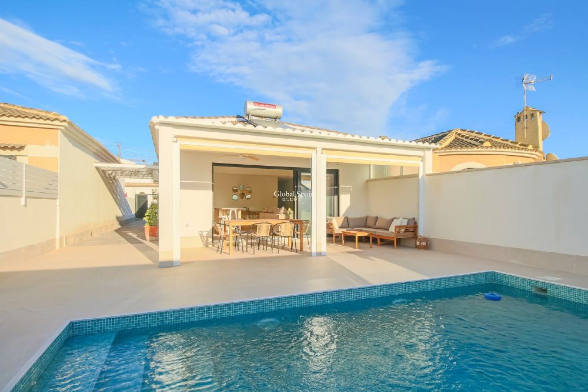 Wiederverkauf - VILLA -
TORREVIEJA - Costa Blanca