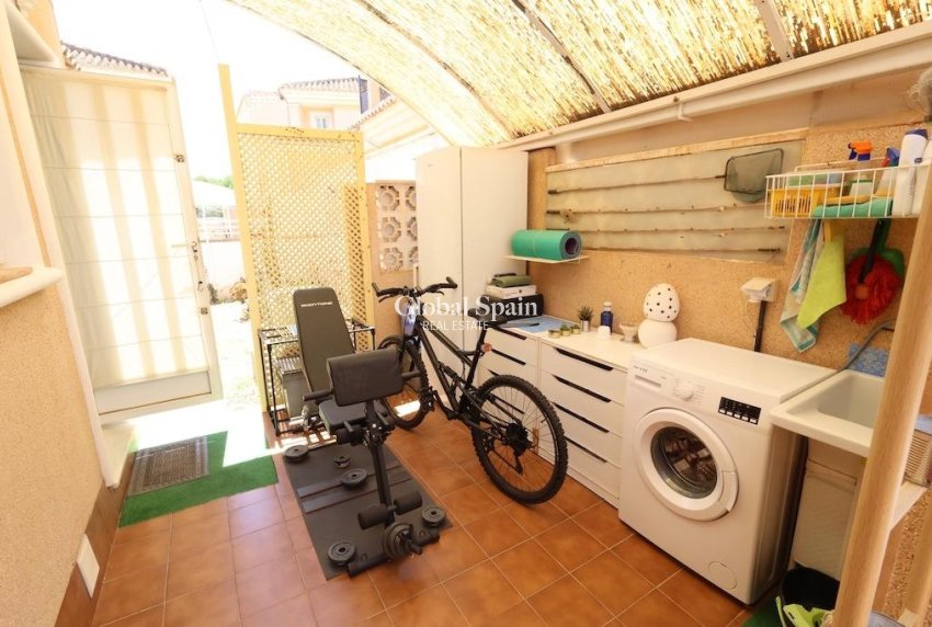 Wiederverkauf - VILLA -
TORREVIEJA - Costa Blanca