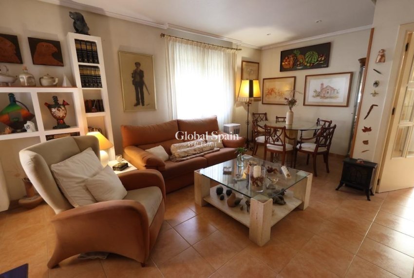Wiederverkauf - VILLA -
TORREVIEJA - Costa Blanca