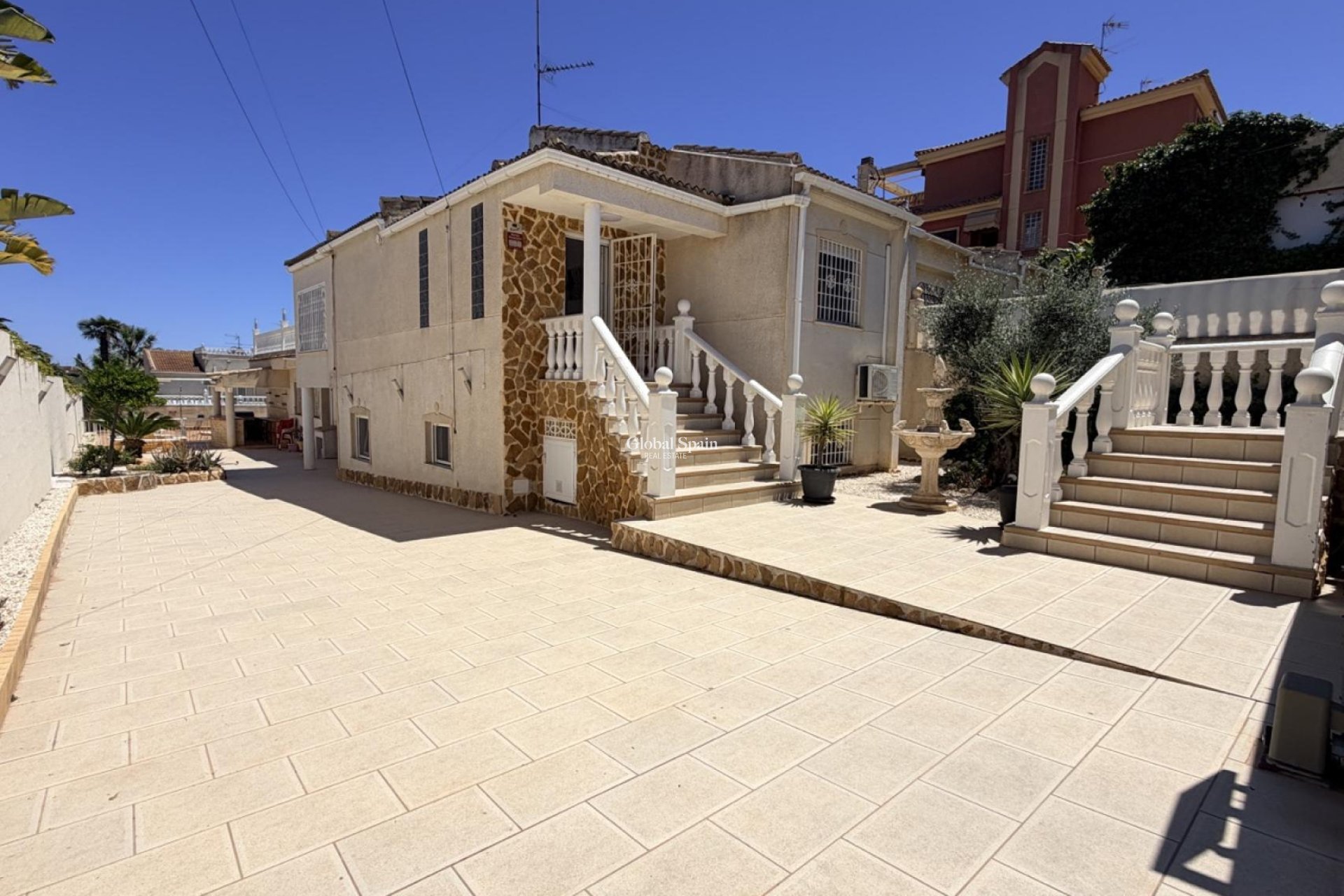 Wiederverkauf - VILLA -
TORREVIEJA - Costa Blanca