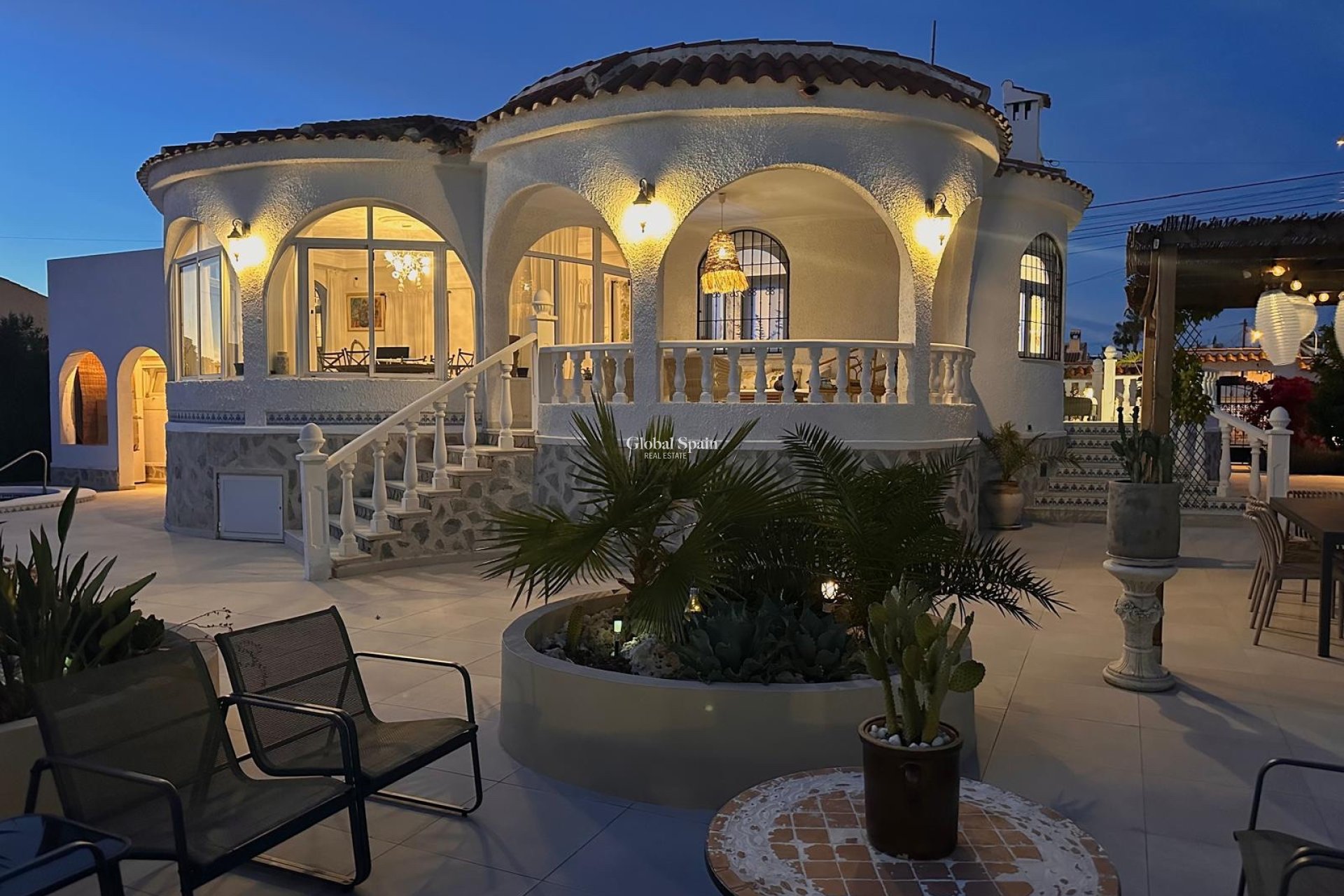 Wiederverkauf - VILLA -
TORREVIEJA - Costa Blanca