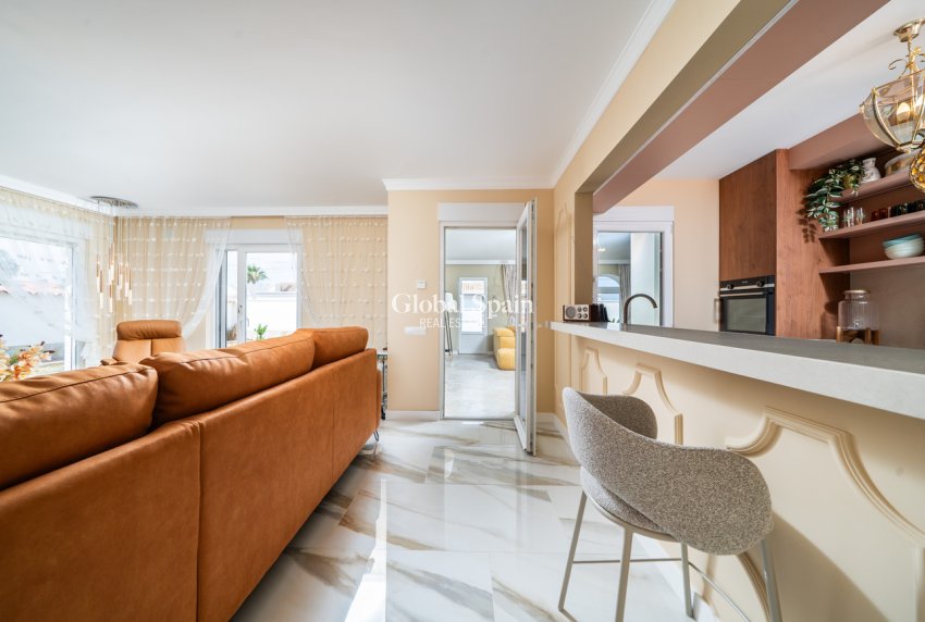 Wiederverkauf - VILLA -
TORREVIEJA - Costa Blanca