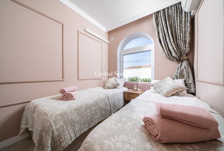 Wiederverkauf - VILLA -
TORREVIEJA - Costa Blanca