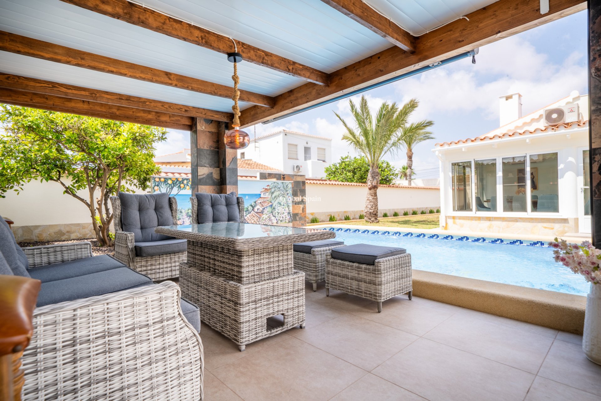 Wiederverkauf - VILLA -
TORREVIEJA - Costa Blanca