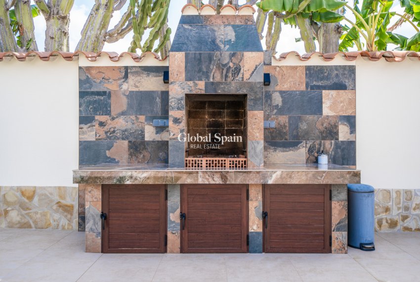 Wiederverkauf - VILLA -
TORREVIEJA - Costa Blanca