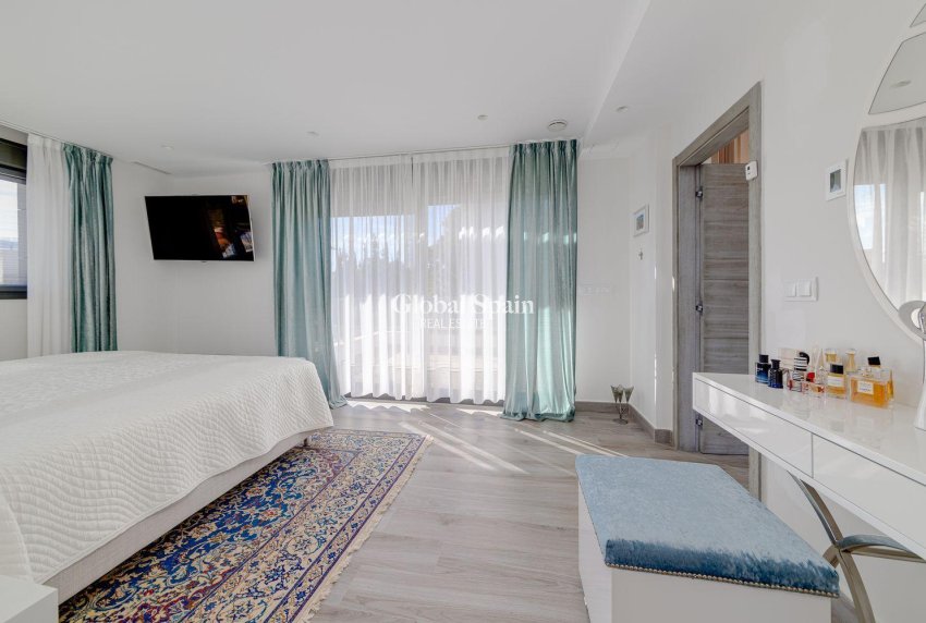 Wiederverkauf - VILLA -
TORREVIEJA - Costa Blanca