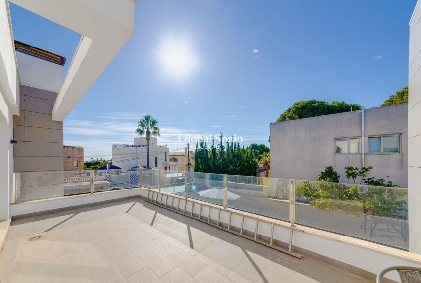 Wiederverkauf - VILLA -
TORREVIEJA - Costa Blanca