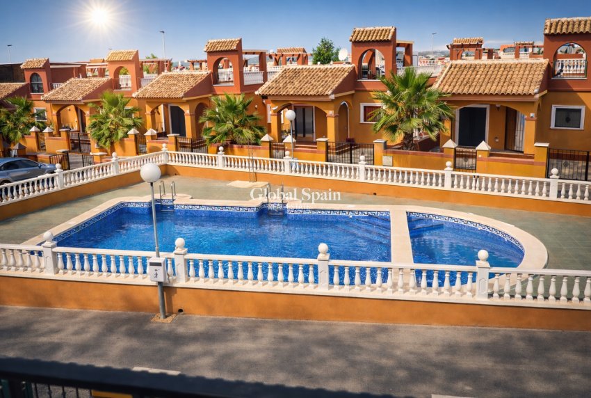 Wiederverkauf - VILLA -
TORREVIEJA - Costa Blanca