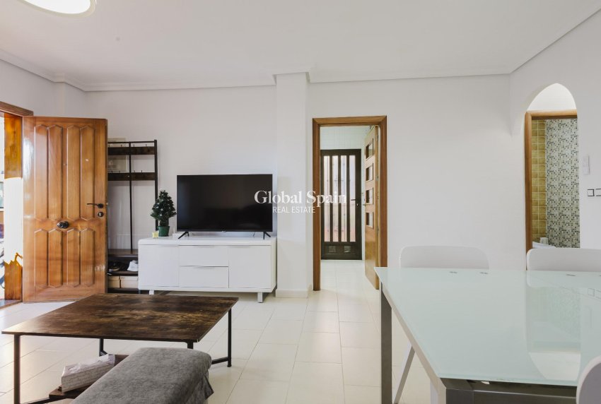 Wiederverkauf - VILLA -
TORREVIEJA - Costa Blanca