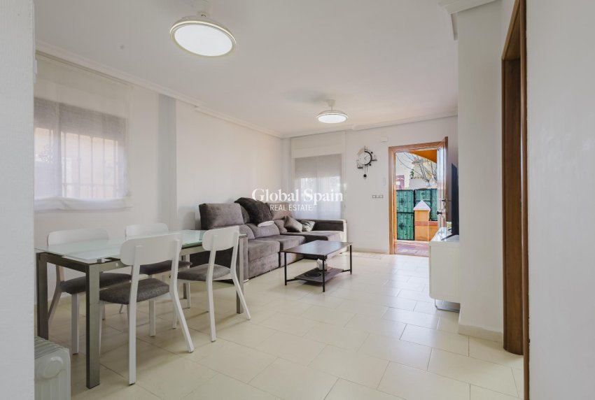Wiederverkauf - VILLA -
TORREVIEJA - Costa Blanca