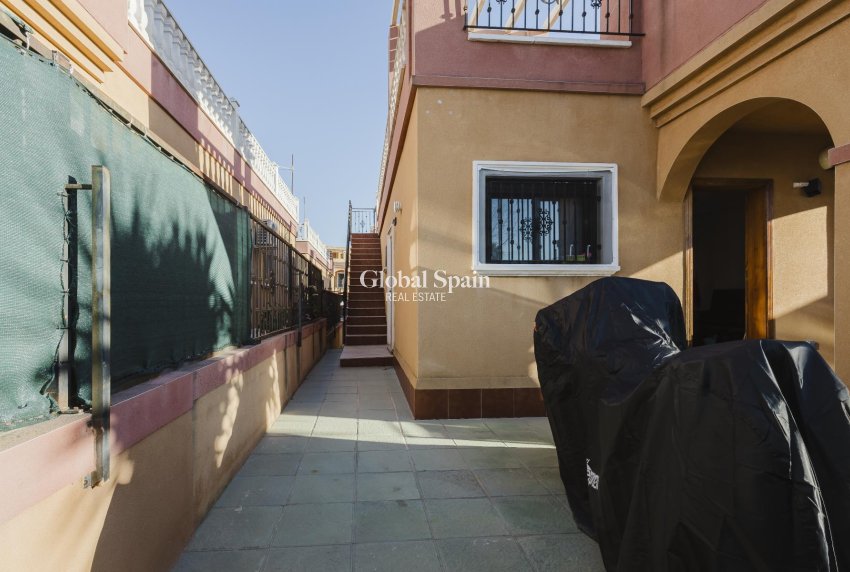 Wiederverkauf - VILLA -
TORREVIEJA - Costa Blanca