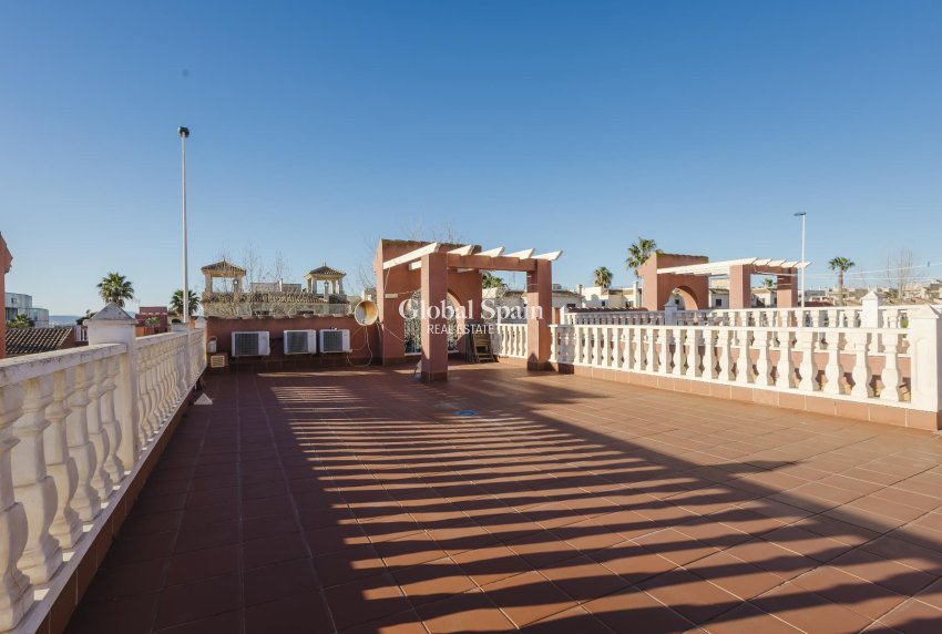 Wiederverkauf - VILLA -
TORREVIEJA - Costa Blanca