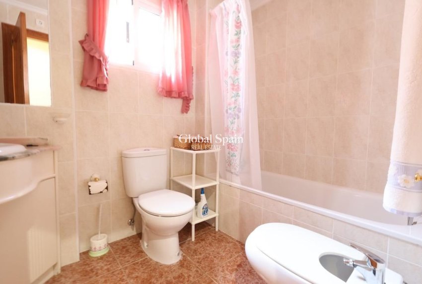 Wiederverkauf - VILLA -
TORREVIEJA - Costa Blanca