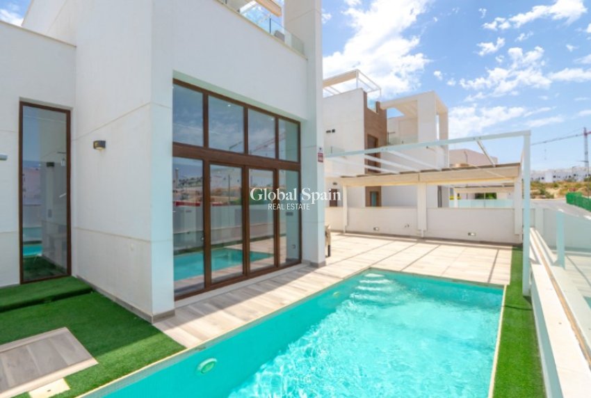Wiederverkauf - VILLA -
TORREVIEJA - Costa Blanca