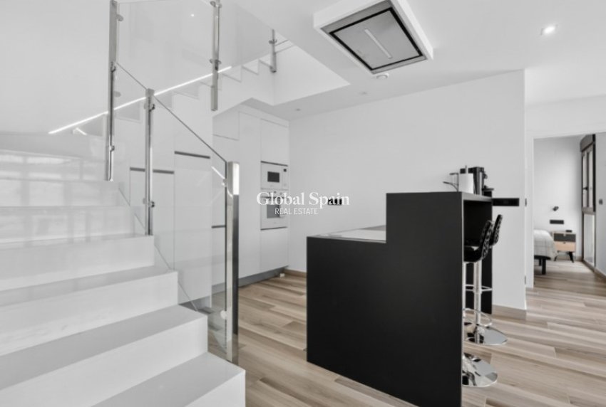 Wiederverkauf - VILLA -
TORREVIEJA - Costa Blanca