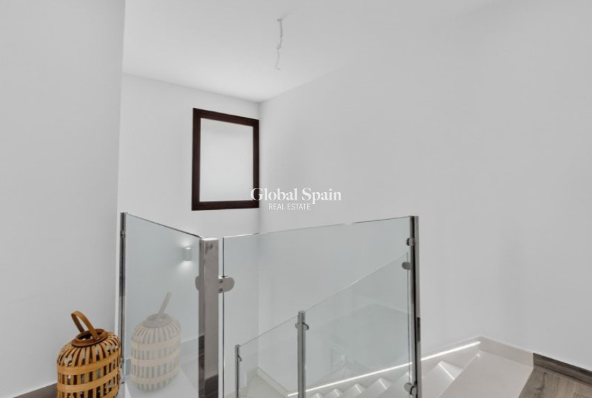Wiederverkauf - VILLA -
TORREVIEJA - Costa Blanca