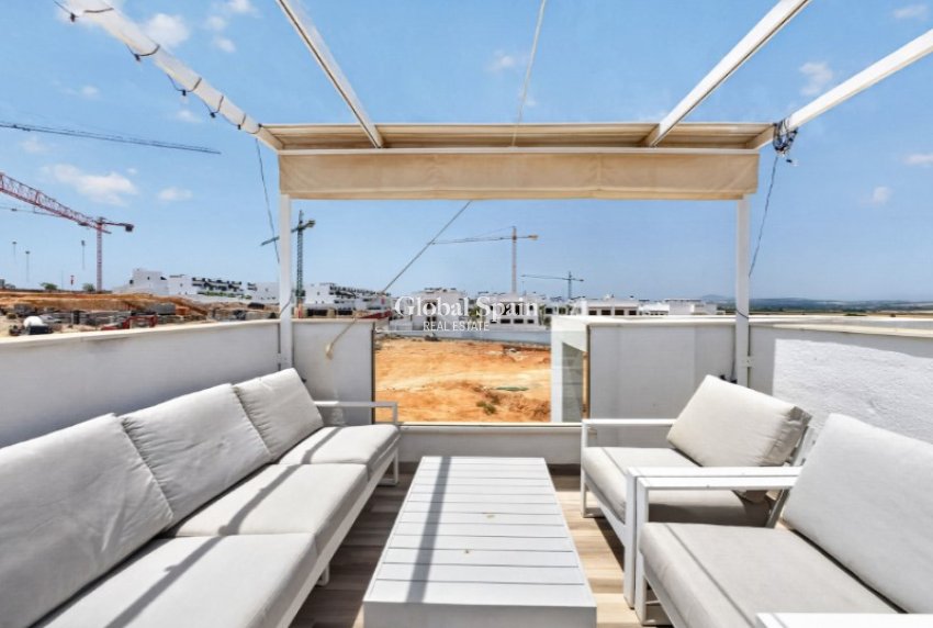 Wiederverkauf - VILLA -
TORREVIEJA - Costa Blanca