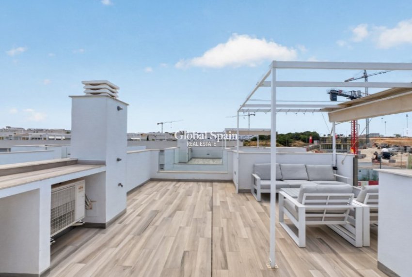 Wiederverkauf - VILLA -
TORREVIEJA - Costa Blanca
