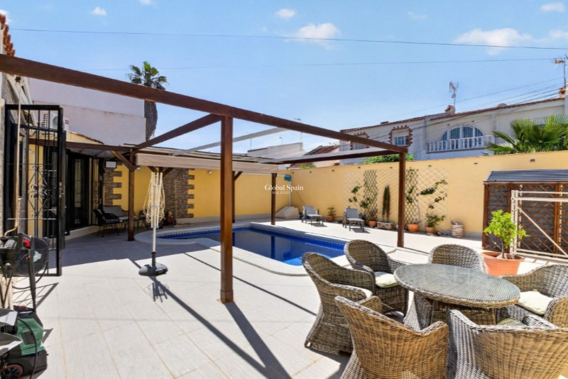 Wiederverkauf - VILLA -
TORREVIEJA - Costa Blanca