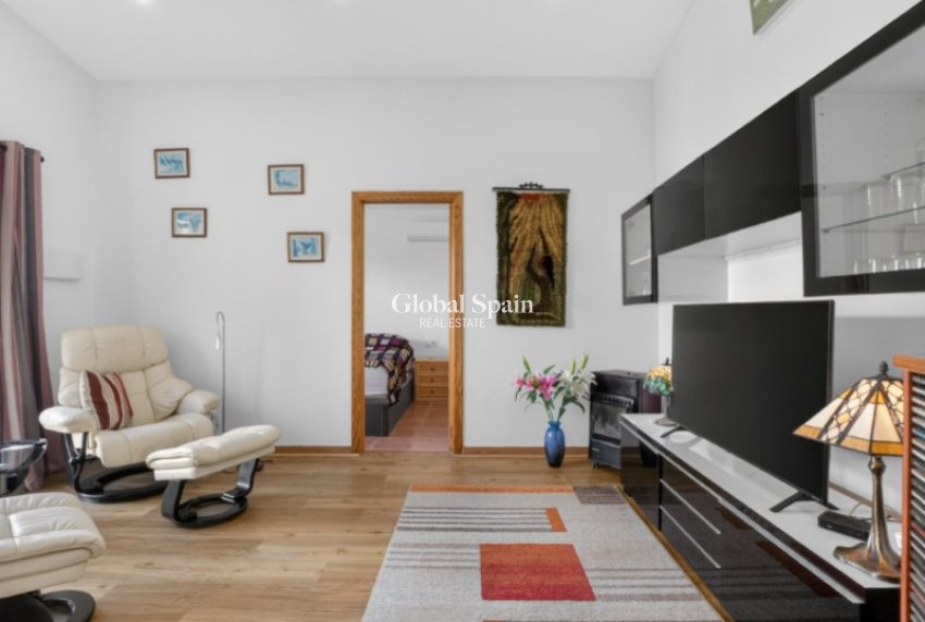 Wiederverkauf - VILLA -
TORREVIEJA - Costa Blanca