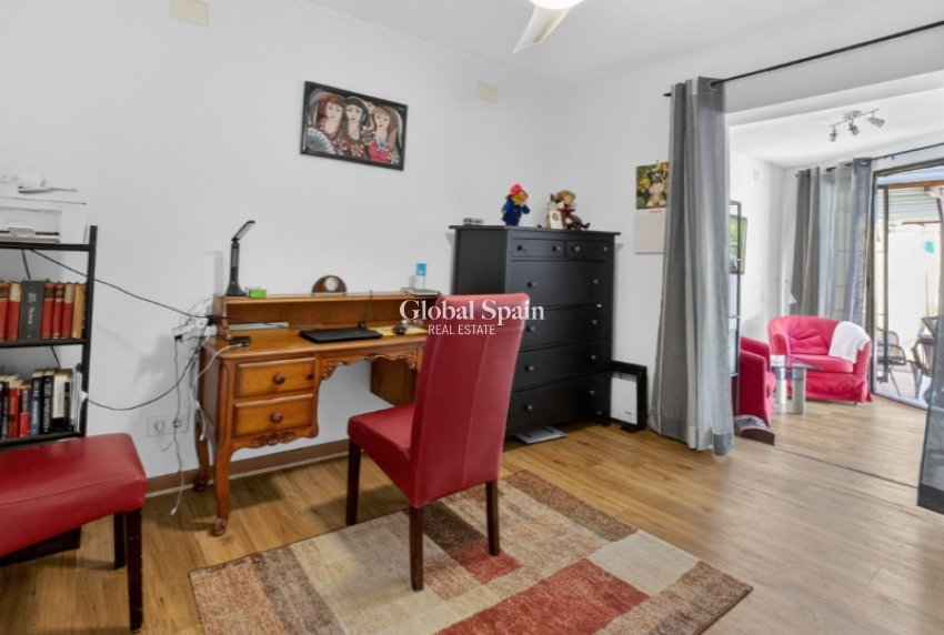 Wiederverkauf - VILLA -
TORREVIEJA - Costa Blanca