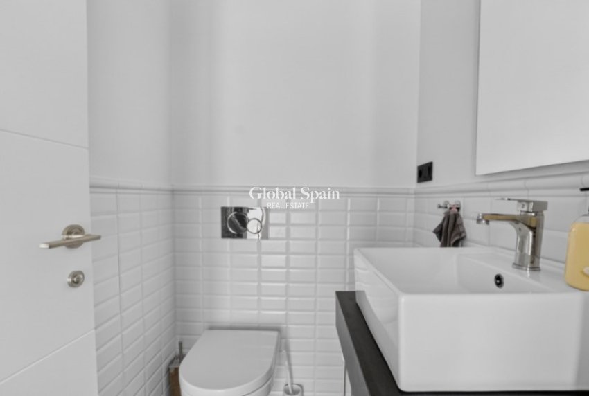 Wiederverkauf - VILLA -
TORREVIEJA - Costa Blanca