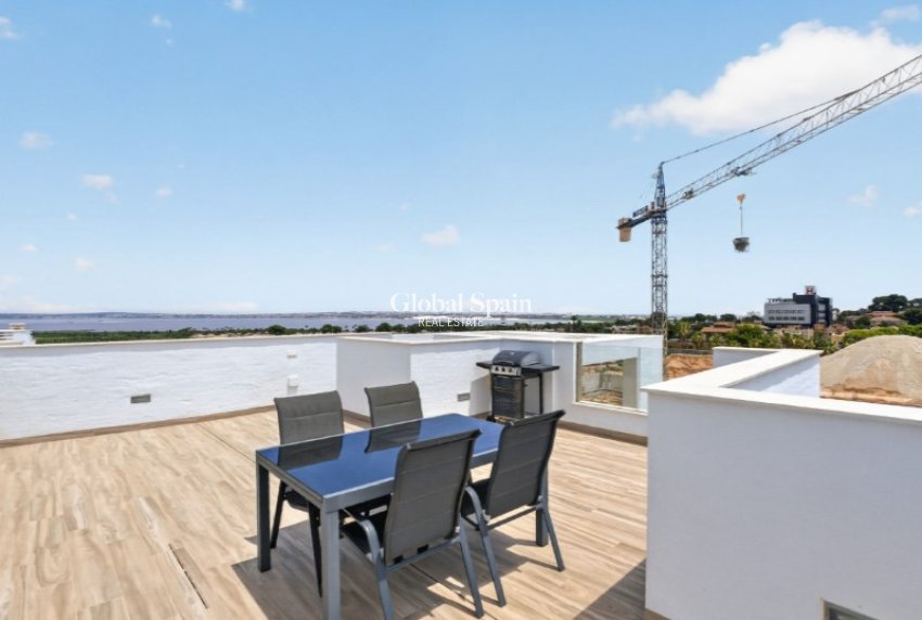 Wiederverkauf - VILLA -
TORREVIEJA - Costa Blanca