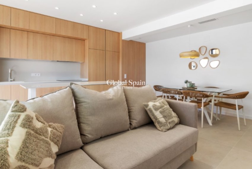Wiederverkauf - VILLA -
TORREVIEJA - Costa Blanca