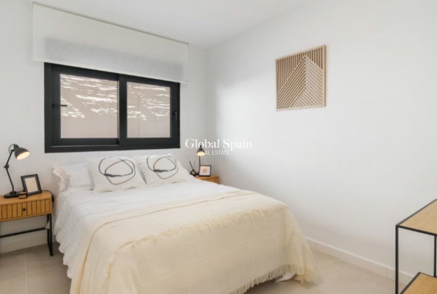 Wiederverkauf - VILLA -
TORREVIEJA - Costa Blanca