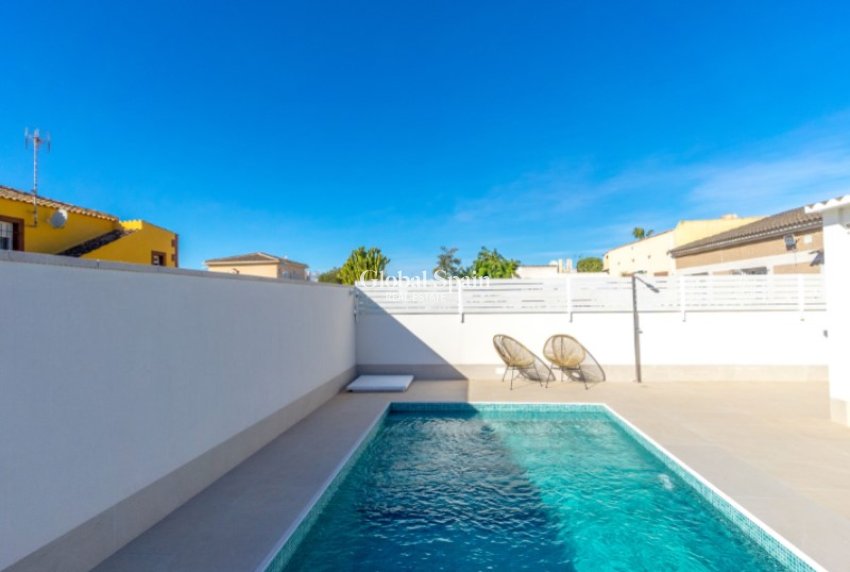 Wiederverkauf - VILLA -
TORREVIEJA - Costa Blanca