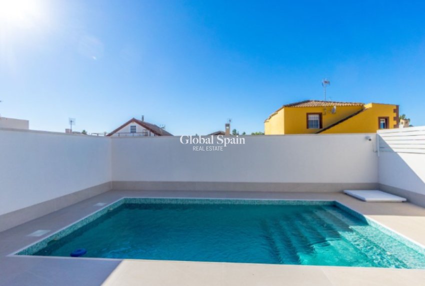 Wiederverkauf - VILLA -
TORREVIEJA - Costa Blanca
