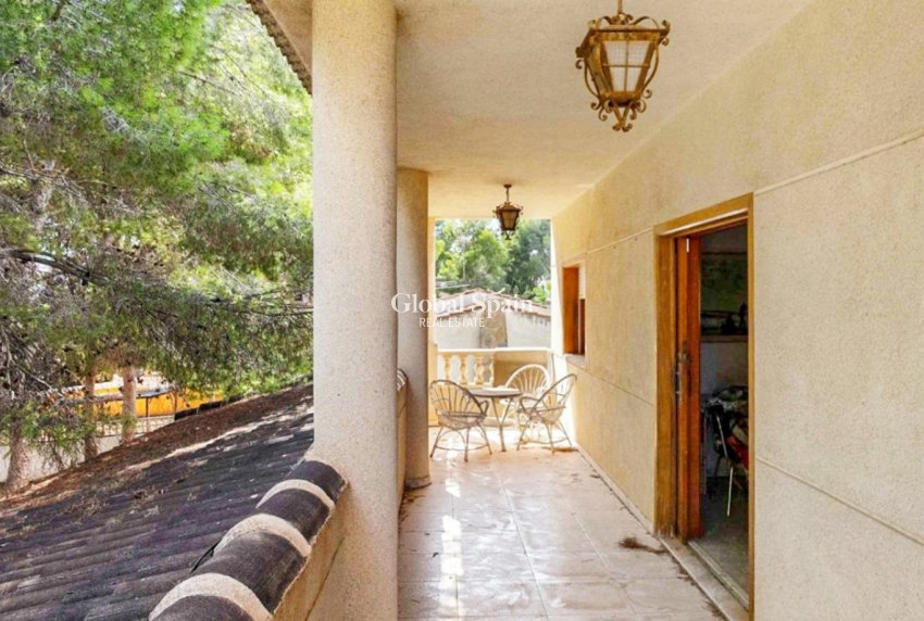Wiederverkauf - VILLA -
TORREVIEJA - Costa Blanca