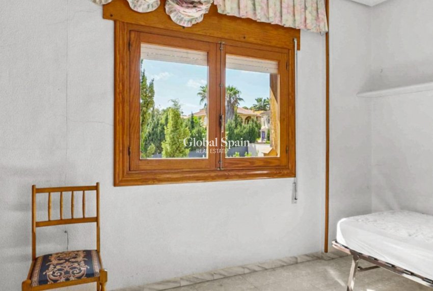 Wiederverkauf - VILLA -
TORREVIEJA - Costa Blanca