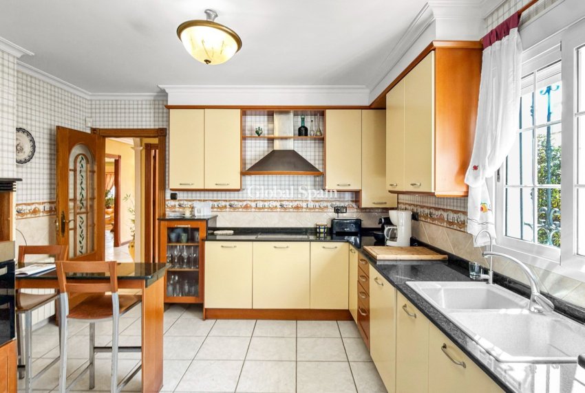 Wiederverkauf - VILLA -
TORREVIEJA - Costa Blanca
