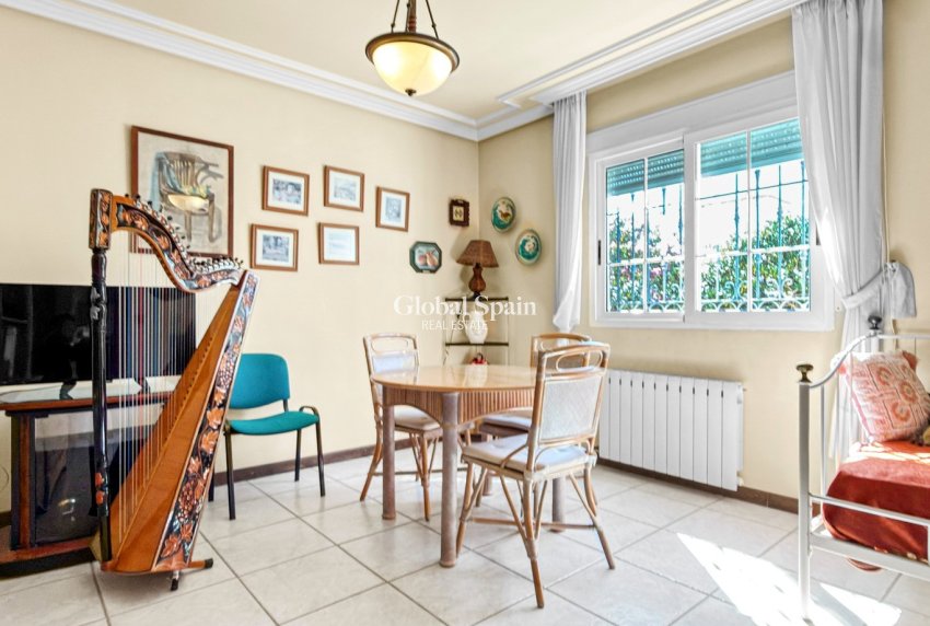 Wiederverkauf - VILLA -
TORREVIEJA - Costa Blanca